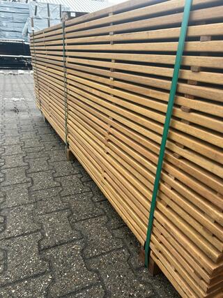 Ca. 140x Guyana Ipé planken geschaafd, 21x145mm, lengte 395cm